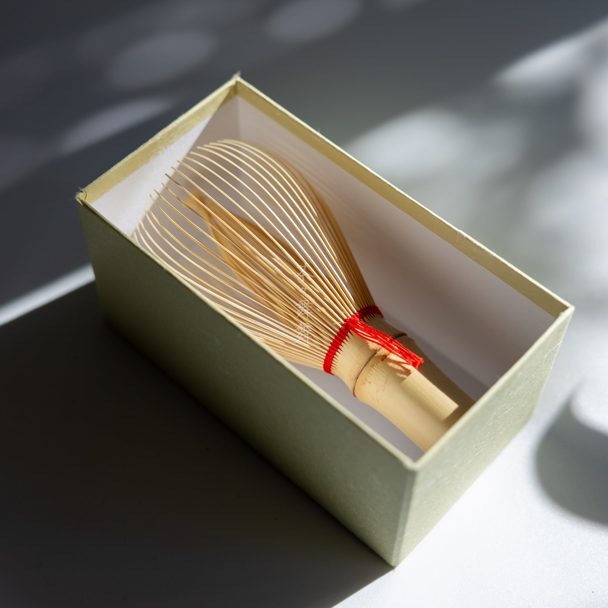 Handcrafted "Shin-Kazuho" White Bamboo Chasen with Red Thread